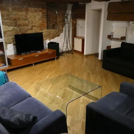 アパート Vintage Barn One-bedroom Flat リガ